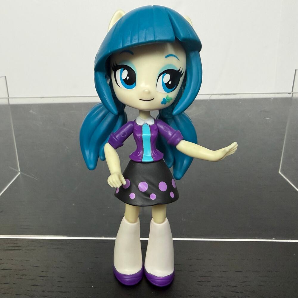 MLP My Little Pony Equestria Girls Minis Doll Mall Movie Theater Juniper Montage